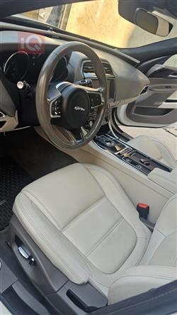 جاكوار XE